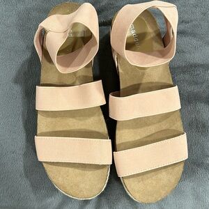 NWOT madden girl light peach sandals. Size 8. Bought but never wore them 😮